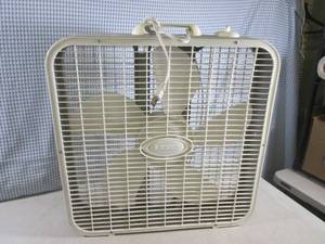 lot 23 image: (EW6) Lasco Box Fan - Works but see...
