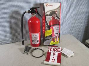 lot 31 image: (EC1) Kidde Fire Extinguisher...