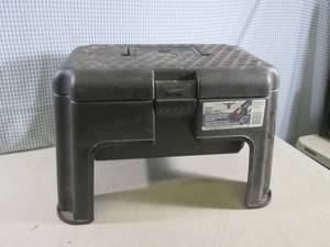 lot 37 image: (BS) Rubbermaid Dura-Bull Stepstool...