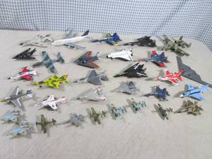 lot 45 image: (CS) Assorted Toy AirplanesJets...