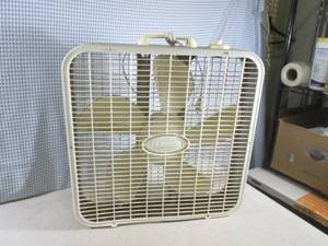 lot 47 image: (EW3) Lasco Box Fan - Works...