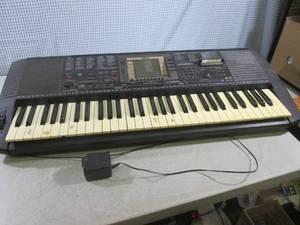 lot 52 image: (FS) Yamaha PSR-530 Keyboard - Powe...