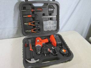 lot 58 image: (F-0) Black & Decker 18V Cordless D...