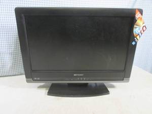 lot 82 image: (D-2) Emerson LD195EMX TVDVD Playe...