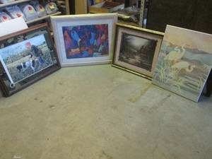 lot 106 image: (FS) Assorted Wall Decor Art...