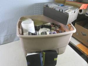 lot 114 image: (D-2) Tote Full of Assorted CDs an...