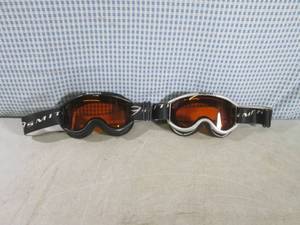 lot 127 image: (CSB) 2 Smith Goggles ...