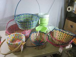 lot 132 image: (CS) Assorted Easter Baskets...