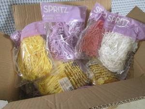 lot 135 image: (EW6) Case of 36 Bags Easter Grass ...