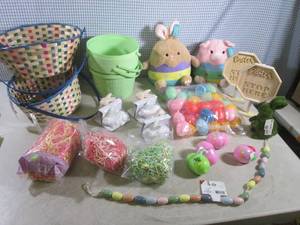 lot 141 image: (D-1T) Assorted Easter...