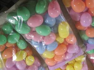 lot 149 image: (EW6) 6 Bags of 48 Plastic Easter E...