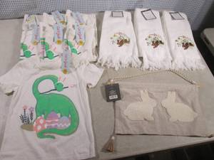 lot 151 image: (CSB) 3 Bunny Hand Towels - 7 Kids ...
