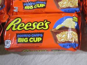 lot 158 image: (B-2) 12 Reeses King Size Potato Ch...