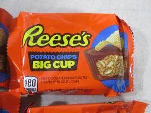 lot 160 image: (B-2) 20 Reeses Potato Chips Big Cu...