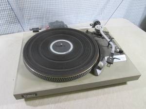 lot 182 image: (D-1) Technics SL-23 Belt Drive Tur...