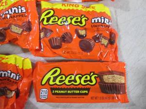 lot 249 image: (B-1) 11 King Size Reeses Minis and...