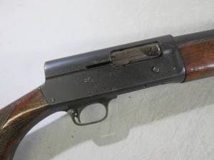 lot 02 image: Vintage Western Field Automatic Browning Design 12 GA Shot Gun Made In USA for Montgomery Ward & Co.