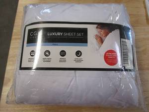 lot 305 image: GCK Linens Full Size Luxury Sheet Set in White - Deep Pockets (FITS UP TO 21 IN MATTRESS) (OPEN PACKAGING)