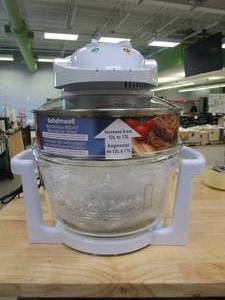 lot 389 image: Classic Cuisine 12-17 Quart 1200W Halogen Tabletop Oven - White (OPEN BOX, APPEARS NEW)