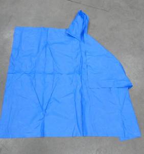 lot 16 image: 50 lightweight yellow rain ponchos one size fits all - just like the blue ones pictured, just yellow