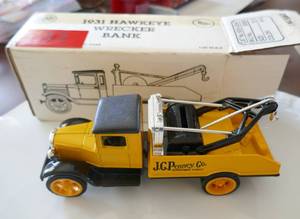 lot 33 image: Ertl JCPenney wrecker truck bank 1991