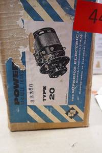 lot 44 image: New in box PowerStat model 20 Variable transformer