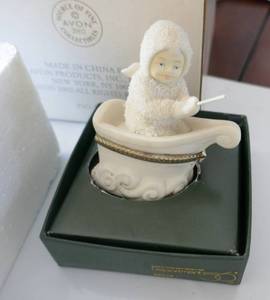 lot 45 image: Snow Baby, thimbles and Porcelain Lady figure