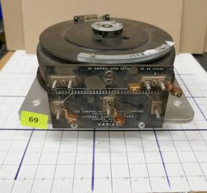 lot 69 image: Large Variac W30 transformer unit