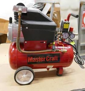 lot 71 image: 6 Gallon Air Compressor - tested and working, holds air