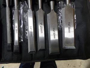 lot 78 image: 3 sets of wood chisels