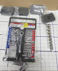 lot 84 image: 24 pc 14 in sockets sae and mm, and 38 in drive stanley sockets and 4  screw remover sets