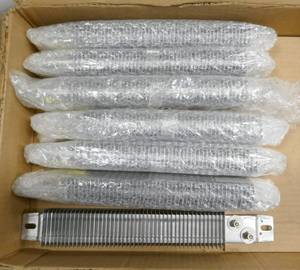 lot 98 image: 7 New strip heaters with fins, 900W, 208V  all new