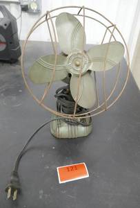 lot 121 image: Vintage Dominion desk fan - tested and working