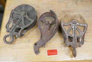 lot 127 image: 3 Vintage hoists