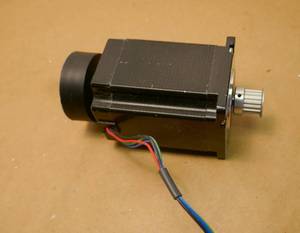 lot 149 image: THREE Lin Engineering 5718L-40SD-01RO Stepper Motors 2.3A