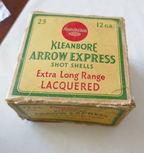 lot 285 image: Vintage Remington Arrow Express 12 gauge - Empty Box
