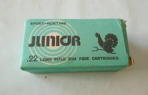 lot 287 image: Vintage Junior 22 long rifle shell Empty Box in great condition