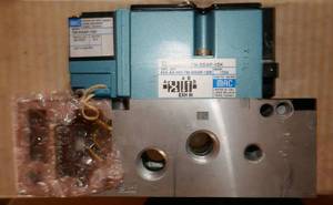 lot 240 image: MAC #82A-AA PRESSURE VALVE BLOCK