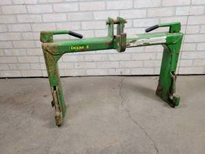 lot 500 image: John Deere Category 1 3-Point Quick Attach - NO SHIPPING