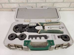 lot 520 image: Masterforce PEX Tubing Crimper w Dies and Case