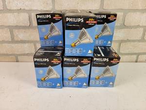 lot 524 image: (10) NOS Phillips 50W Halogen Wide Flood 130V Bulbs
