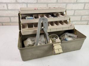lot 527 image: Tacklebox w Many Splicers, Crimper and More