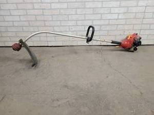 lot 538 image: Homelite 2-Cycle Gas Weed Trimmer - NO SHIPPING