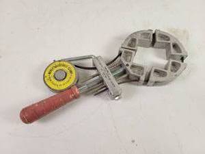 lot 553 image: MERLE Adjustable Corner Clamp