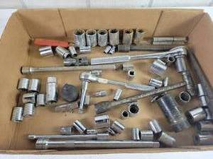 lot 555 image: Assorted Sockets and Socket Wrenches