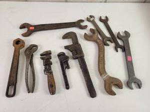lot 558 image: Assorted Antique and Vintage Hand Tools