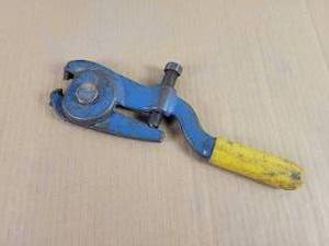 lot 560 image: HK Porter Nut Splitter - Model 1390P - Made in the USA