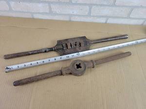 lot 585 image: Large Tap & Die Handles