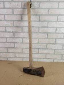 lot 612 image: TrueTemper 6# Splitting Maul w Handle - NO SHIPPING