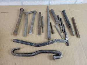 lot 628 image: Punches, Chisels and Specialty Pry Bars